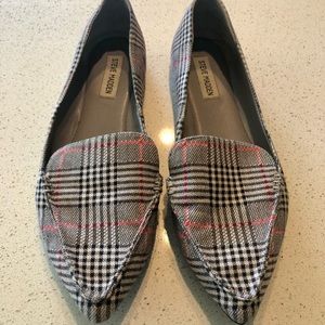 Steve Madden Plaid Flats. Size 10.